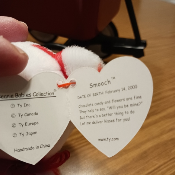 Smooth the Kisses Beanie Babie Bear - Picture 7 of 15